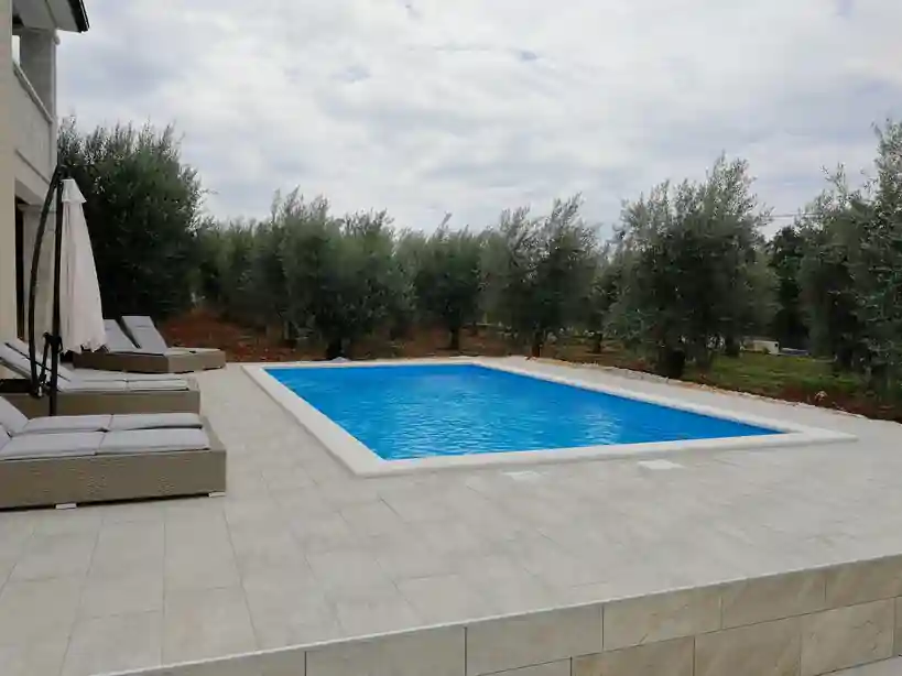 Euro-Pool-1025